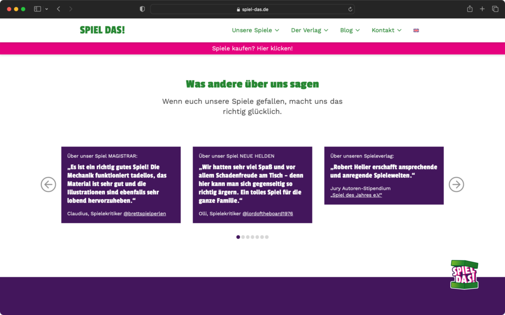 Screenshot einer Webseite mit Kundenrezensionen zu Spielen, darunter drei Zitate in lila Kästen und Navigationselemente oben und unten.