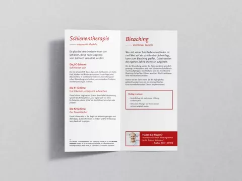 Informationsflyer für Zahnarztpraxis Dr. Sielemann aus Mainz. Thema: Schienentherapie und Bleaching, Innenseiten
